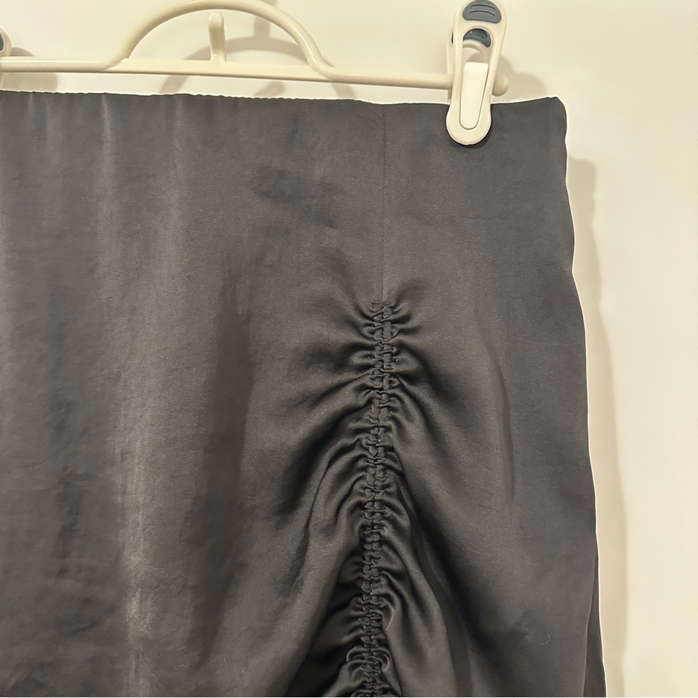 Aritzia Wilfred Black Allusion High Rise Ruched Mini Skirt Size Small Women’s - Picture 3 of 10
